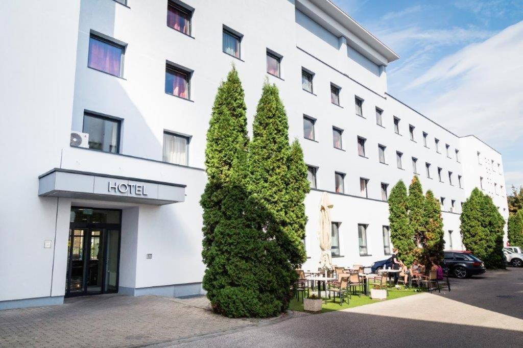 Hotel Famulus Győr Eksteriør bilde