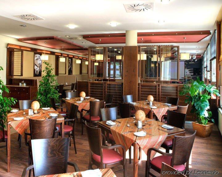 Hotel Famulus Győr Restaurant bilde